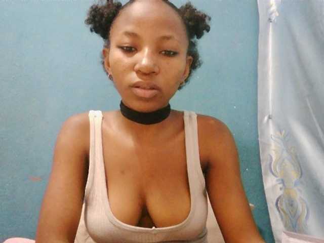 Sorayah1 live cam on BongaCams