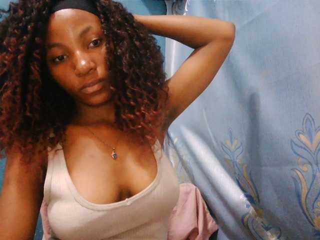 Sorayah1 live cam on BongaCams