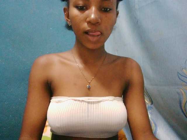 Sorayah1 live cam on BongaCams