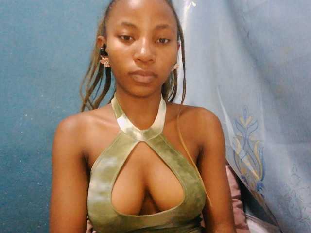Sorayah1 live cam on BongaCams