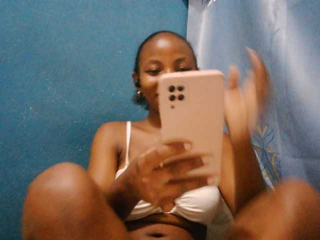 Sorayah1 live cam on BongaCams