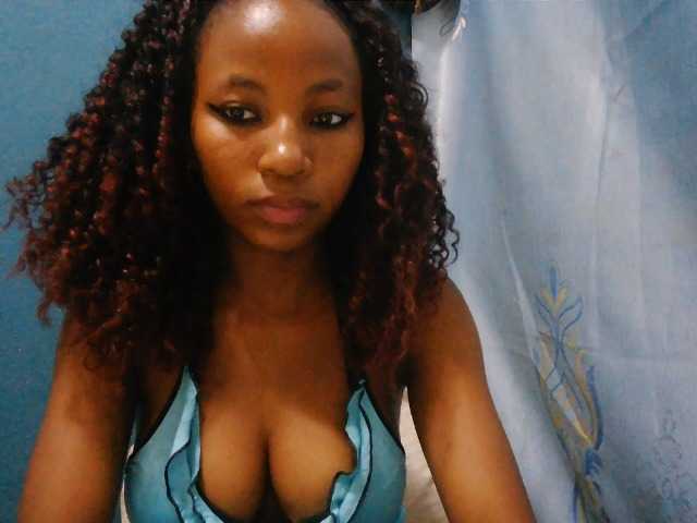 Sorayah1 live cam on BongaCams
