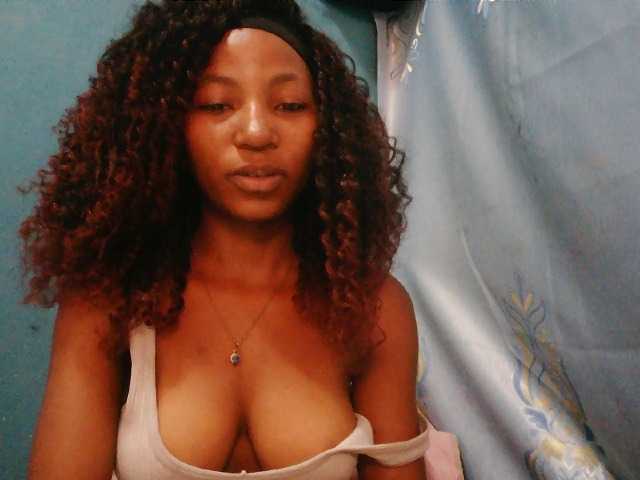 Sorayah1 live cam on BongaCams