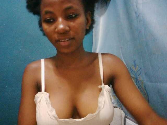 Sorayah1 live cam on BongaCams