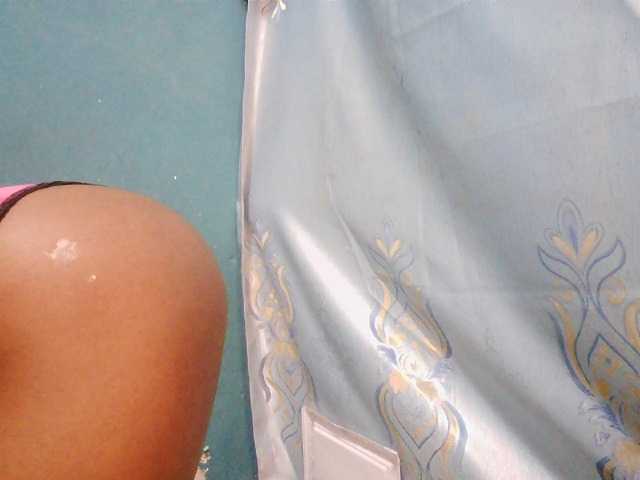 Sorayah1 live cam on BongaCams