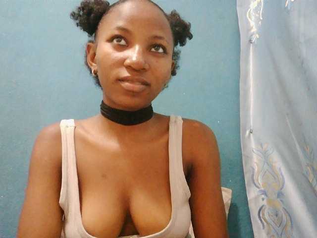Sorayah1 live cam on BongaCams