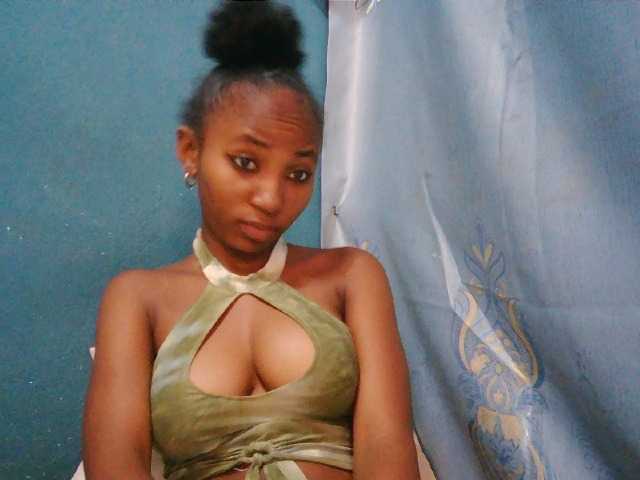 Sorayah1 live cam on BongaCams