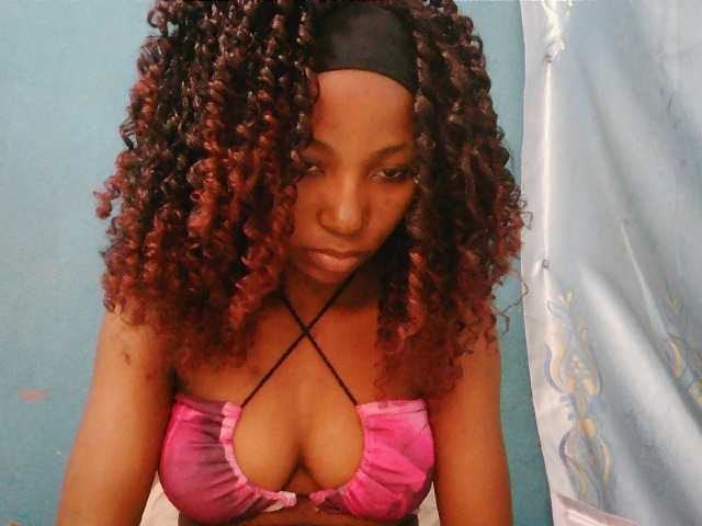 Sorayah1 live cam on BongaCams