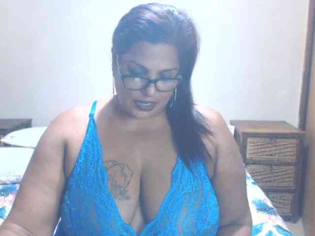 INDIANFLIRT17 webcam