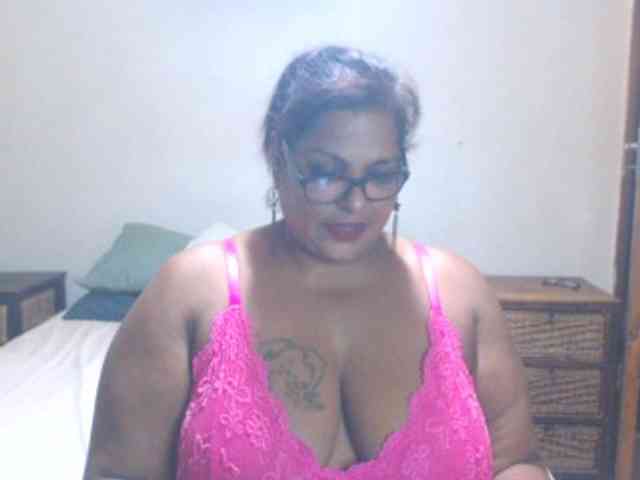 INDIANFLIRT17 webcam