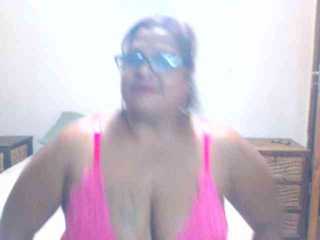 INDIANFLIRT17 webcam