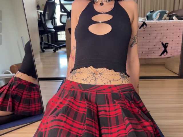 Elliemiu live cam on BongaCams