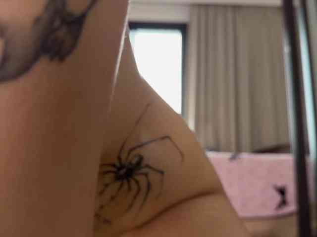 Modelo: Elliemiu