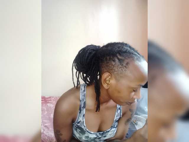 DarkDesireJ live cam on BongaCams