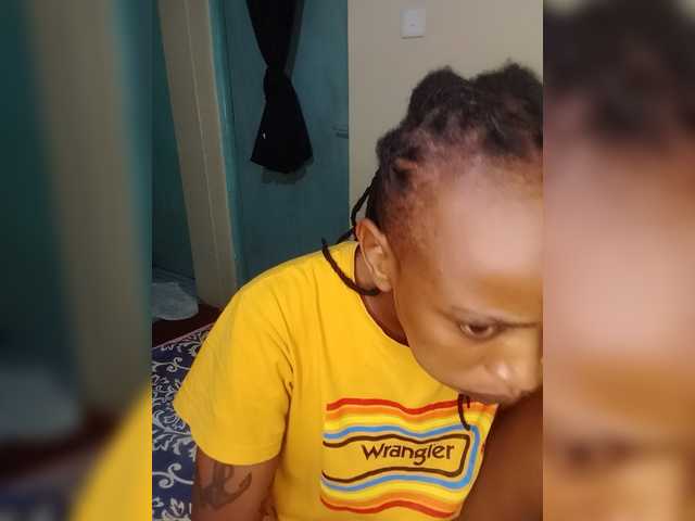 DarkDesireJ live cam on BongaCams