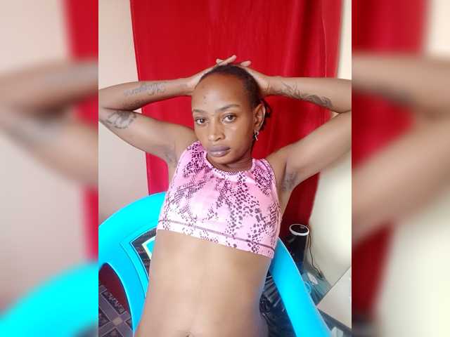 DarkDesireJ, en directo ahora en BongaCams