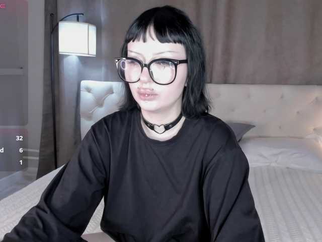 alice-chained live cam on BongaCams