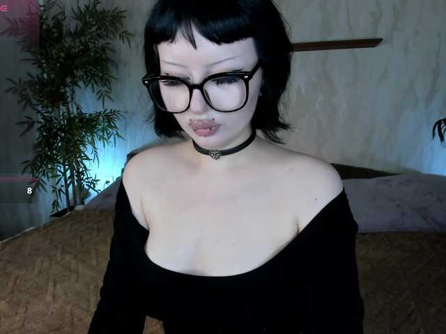 alice-chained live cam on BongaCams