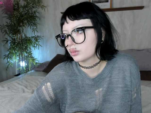 alice-chained live cam on BongaCams