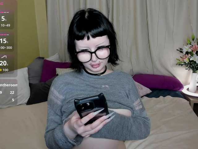 alice-chained live cam on BongaCams