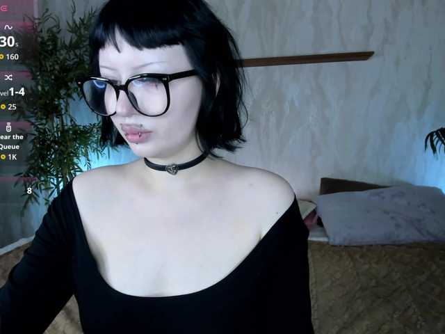 alice-chained live cam preview