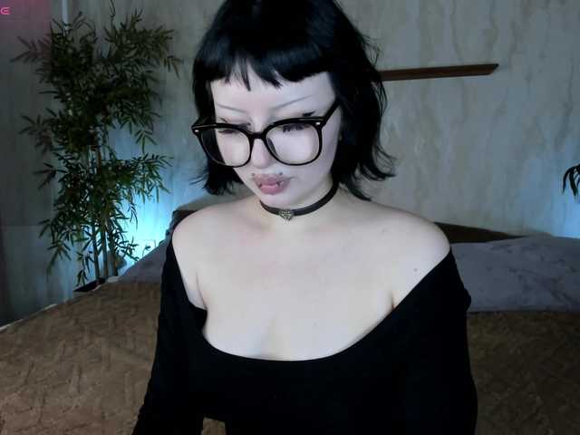 alice-chained live cam on BongaCams