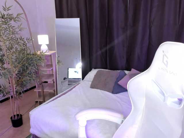 alice-chained live cam on BongaCams