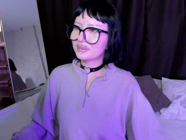 alice-chained live cam on BongaCams