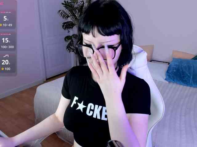 alice-chained webcam