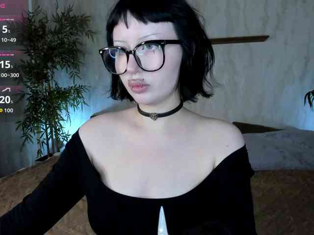 alice-chained webcam