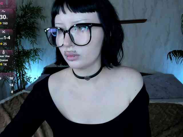 alice-chained webcam