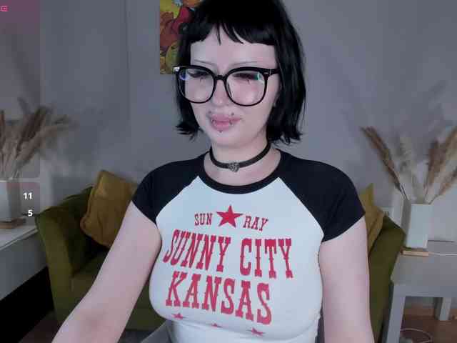 alice-chained webcam