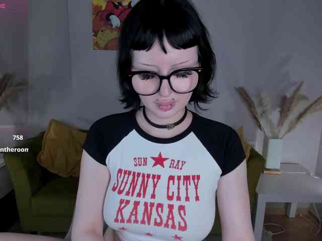 alice-chained webcam