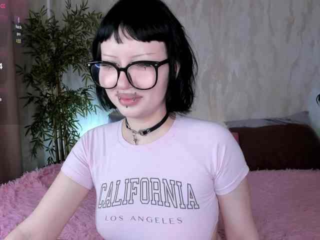 alice-chained webcam