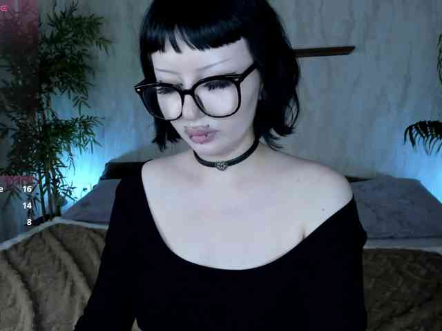 alice-chained
