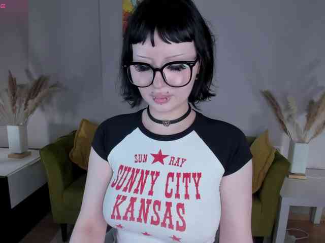 alice-chained webcam
