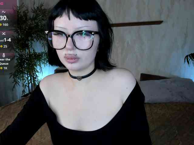 alice-chained webcam