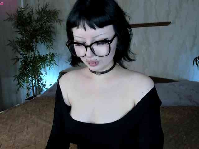 alice-chained