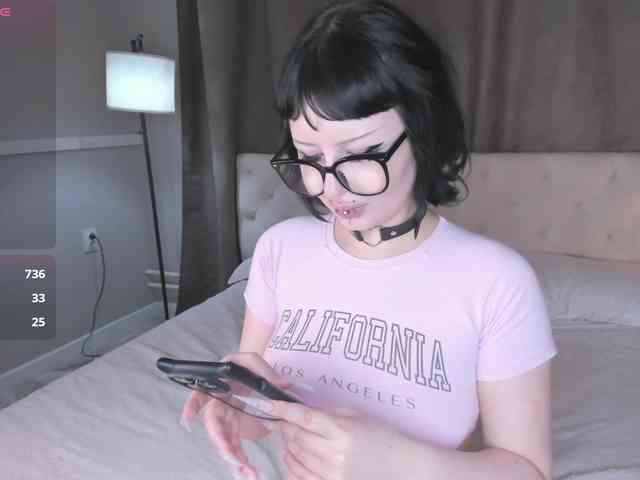 alice-chained webcam