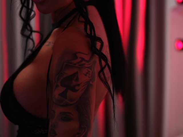 CarlottaRusso live cam on BongaCams