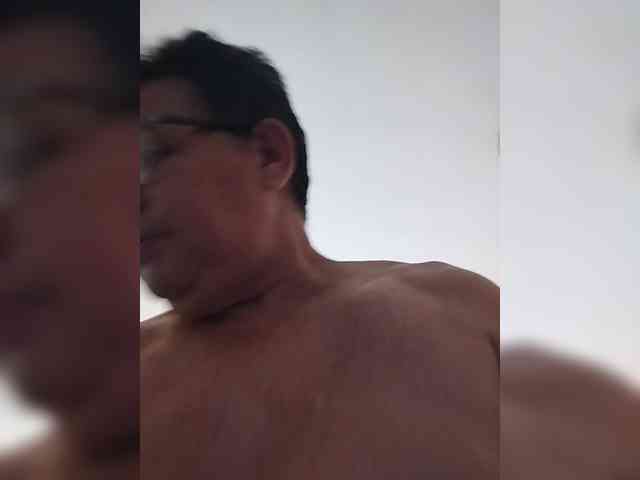 Apresiooo's cam show statistics and live stream