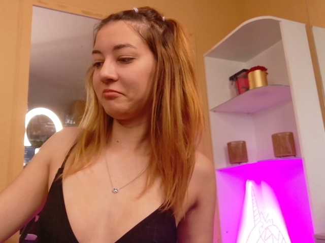 SoniaSinn live cam on BongaCams