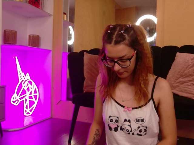 SoniaSinn live cam preview