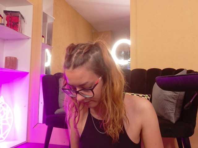 SoniaSinn live cam preview