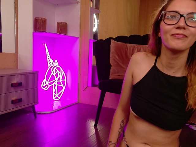 SoniaSinn live cam on BongaCams