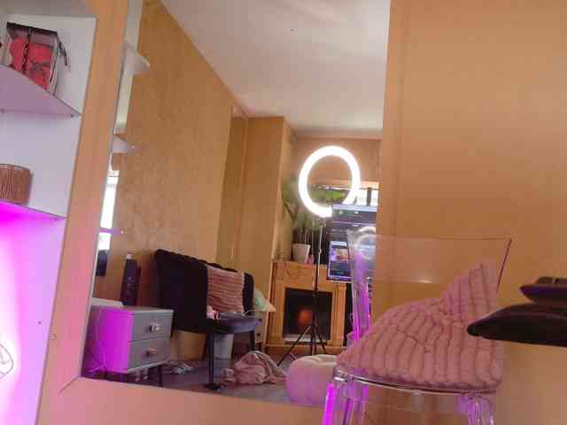 SoniaSinn webcam