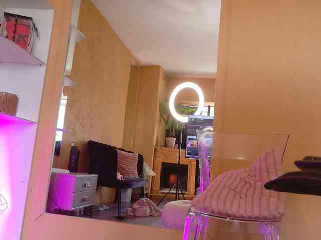SoniaSinn webcam