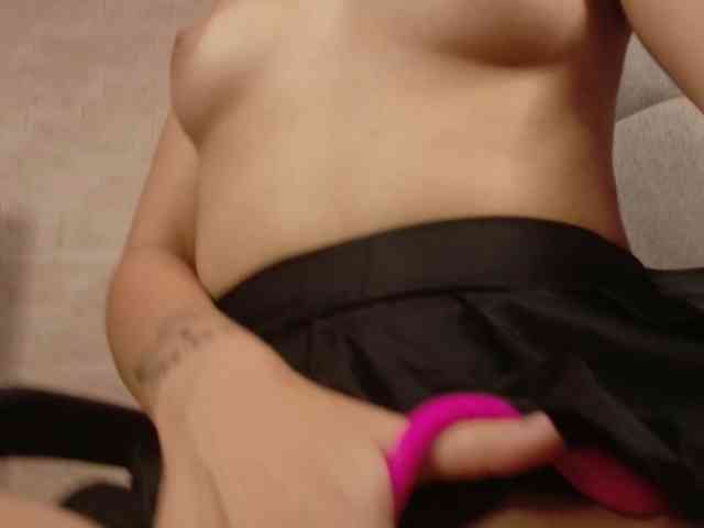 Soniasinn's cam show statistics and live stream