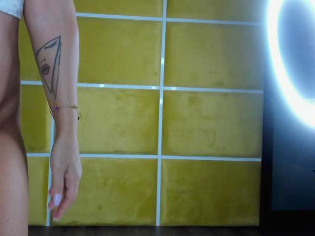 AlennaLust live cam preview