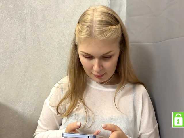 FeechkaKiss live cam on BongaCams